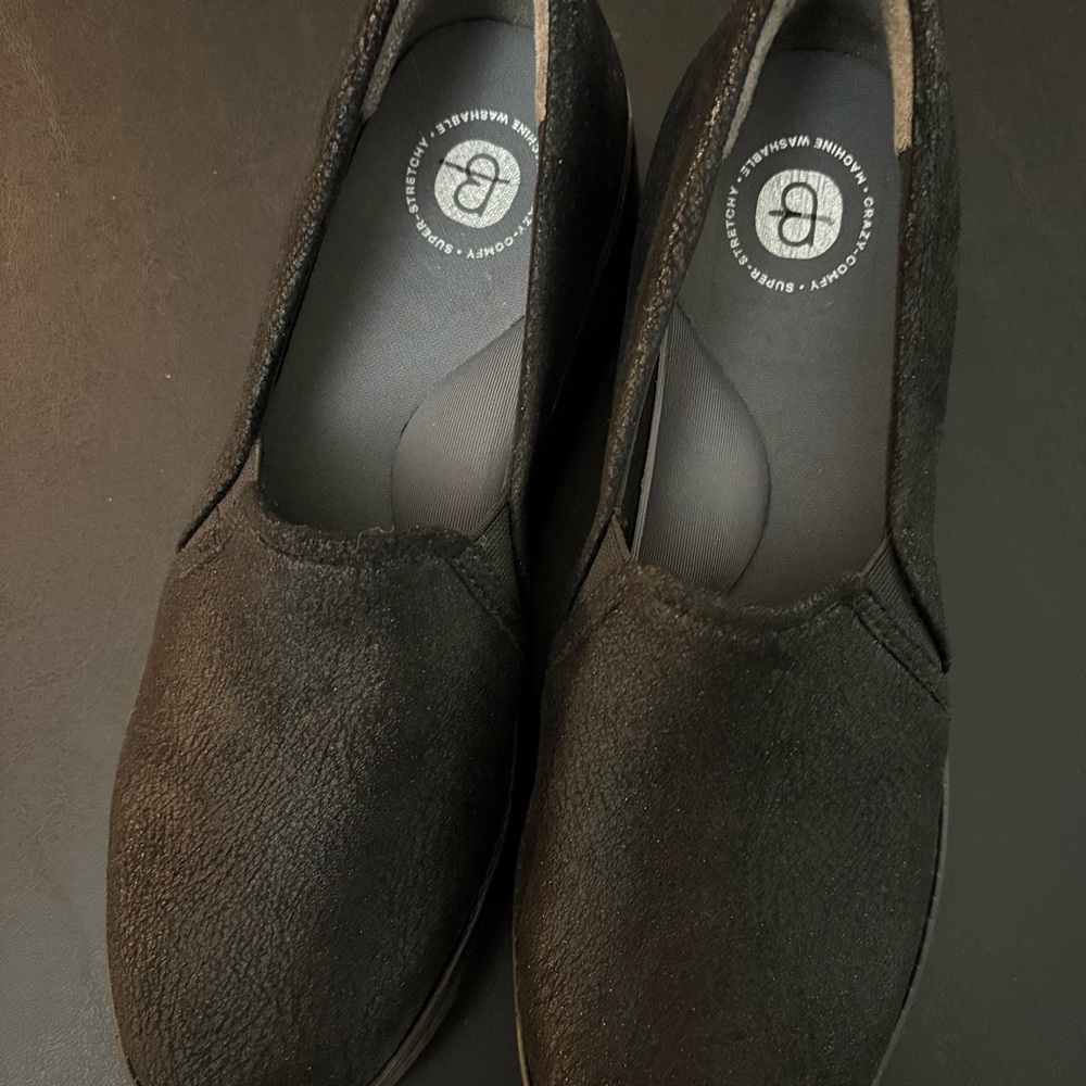 Bzees Women’s Black Loafers 8M NWOT
